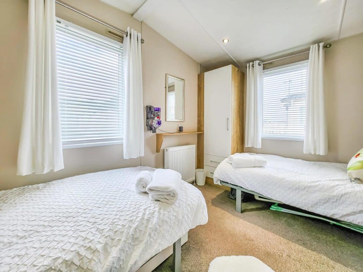 Escape To Paradise At Pevensey Bay Holiday Park 13 Woodland Walk Villa ภายนอก รูปภาพ