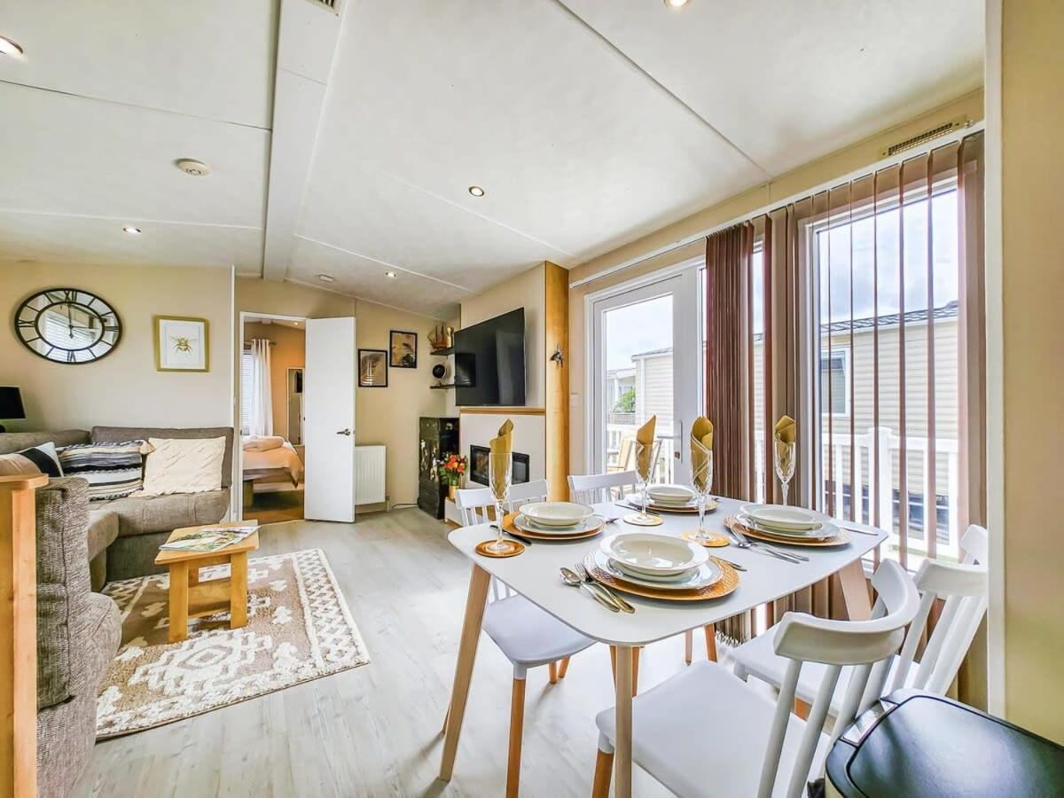 Escape To Paradise At Pevensey Bay Holiday Park 13 Woodland Walk Villa ภายนอก รูปภาพ
