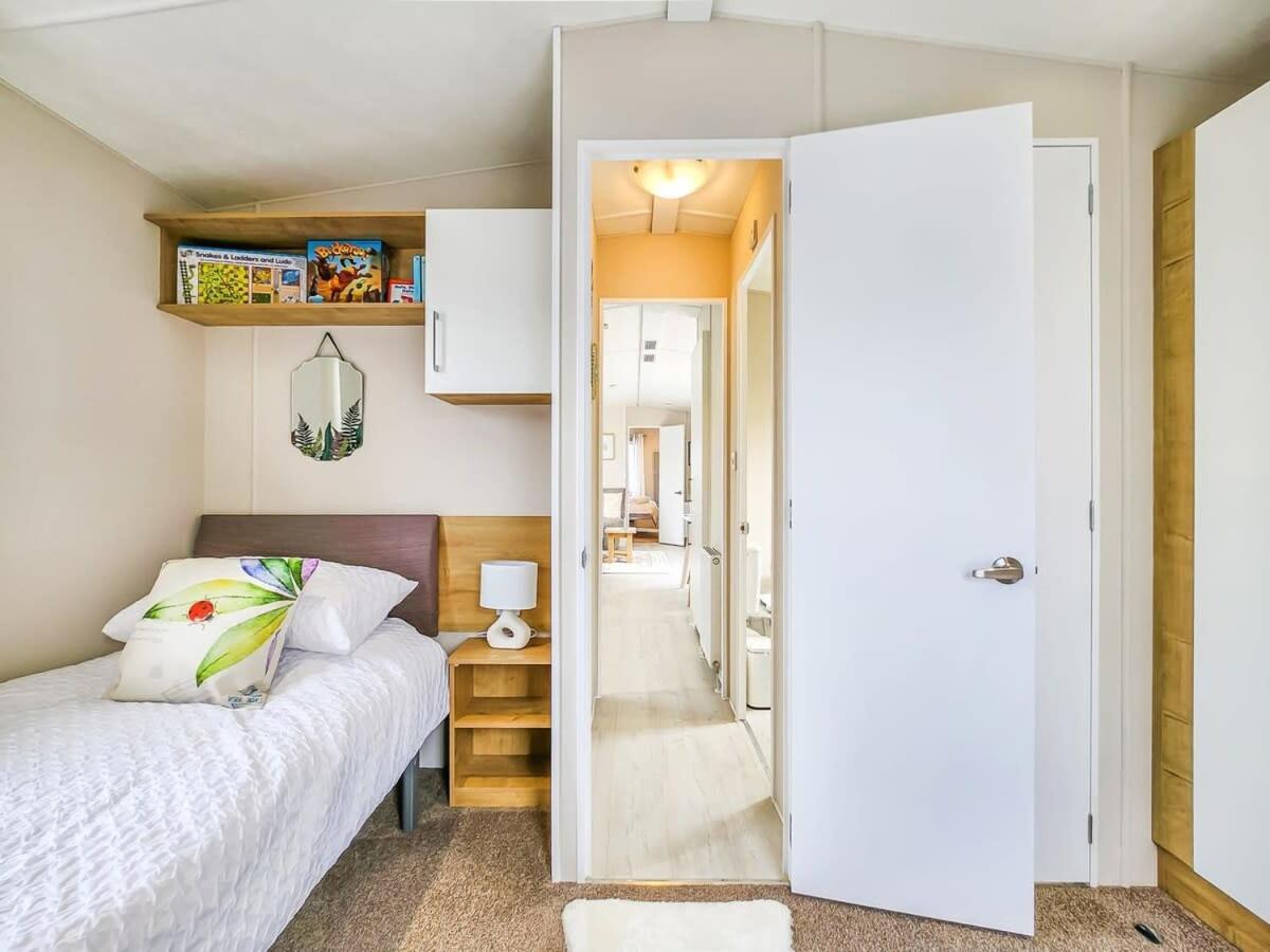 Escape To Paradise At Pevensey Bay Holiday Park 13 Woodland Walk Villa ภายนอก รูปภาพ