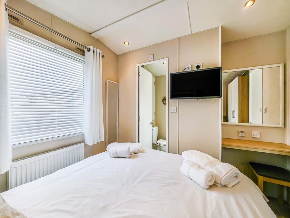 Escape To Paradise At Pevensey Bay Holiday Park 13 Woodland Walk Villa ภายนอก รูปภาพ