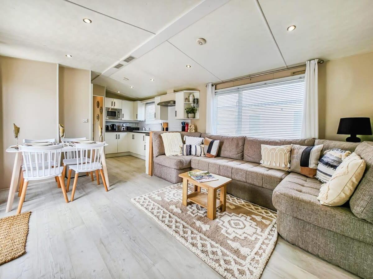 Escape To Paradise At Pevensey Bay Holiday Park 13 Woodland Walk Villa ภายนอก รูปภาพ