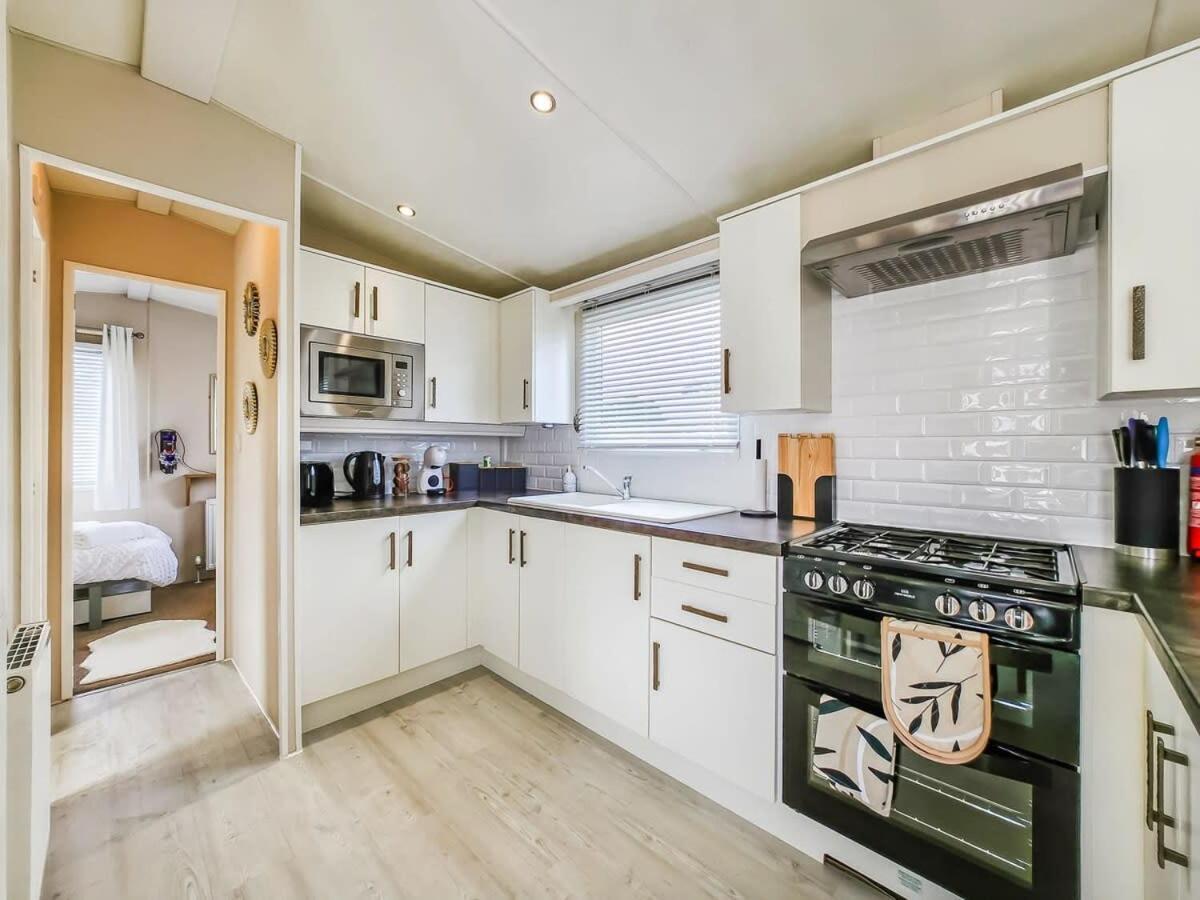 Escape To Paradise At Pevensey Bay Holiday Park 13 Woodland Walk Villa ภายนอก รูปภาพ