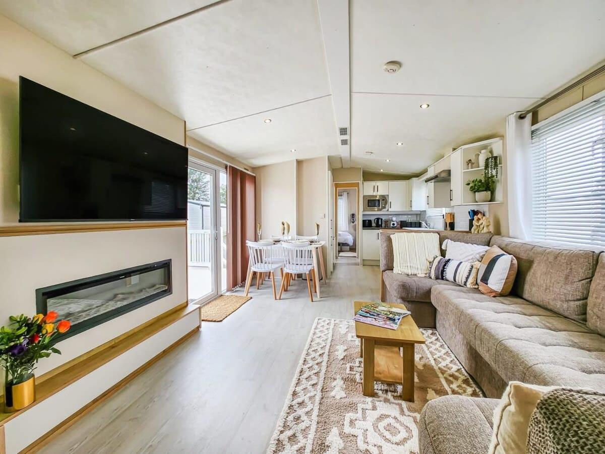 Escape To Paradise At Pevensey Bay Holiday Park 13 Woodland Walk Villa ภายนอก รูปภาพ