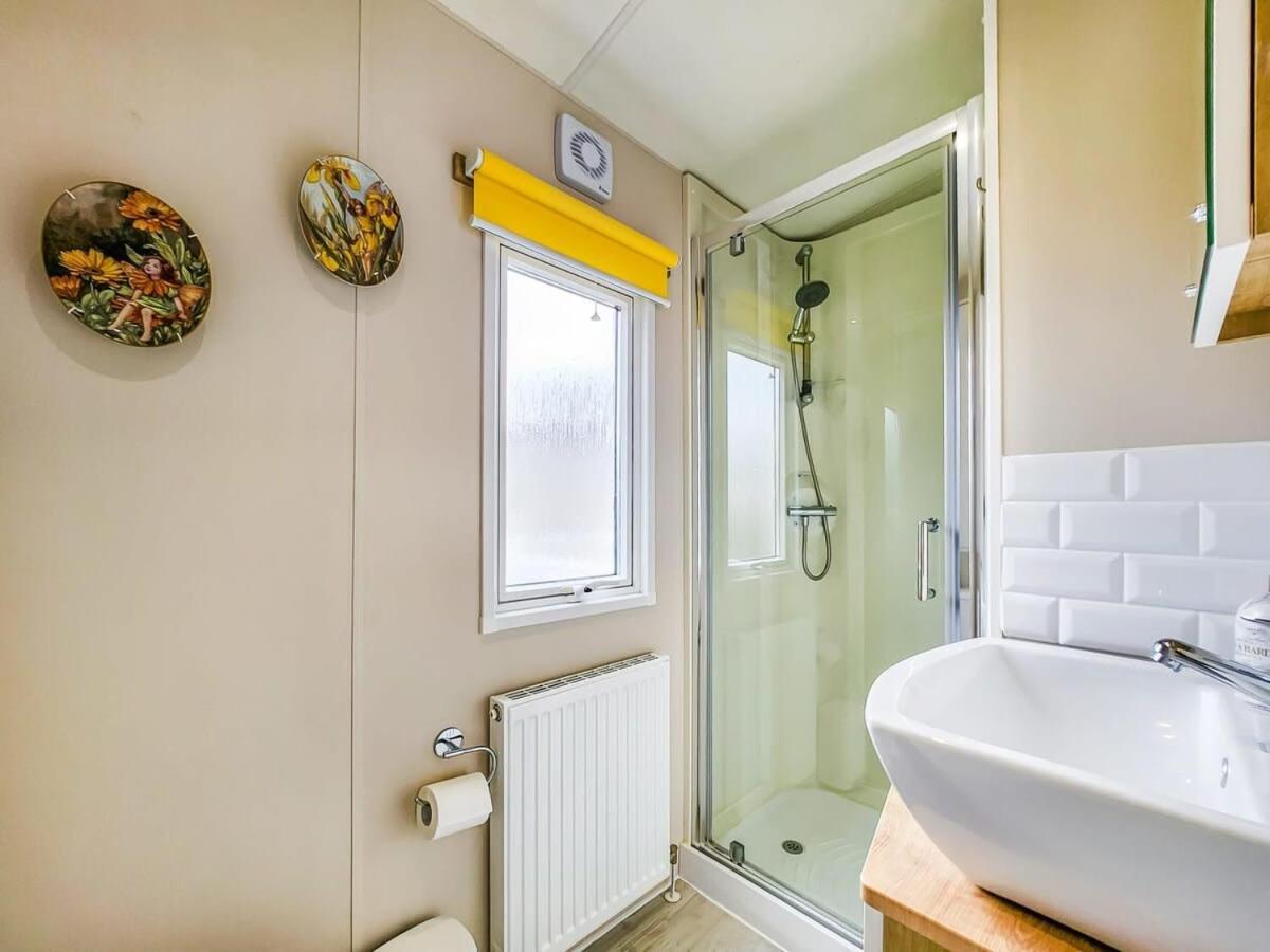 Escape To Paradise At Pevensey Bay Holiday Park 13 Woodland Walk Villa ภายนอก รูปภาพ